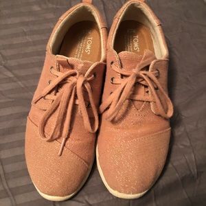 Toms shoes size 7.5 wide